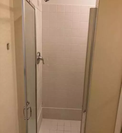 ベッドアンドブレックファースト Queen Bed With Private Ensuite Bathroom In Lakeview   3d