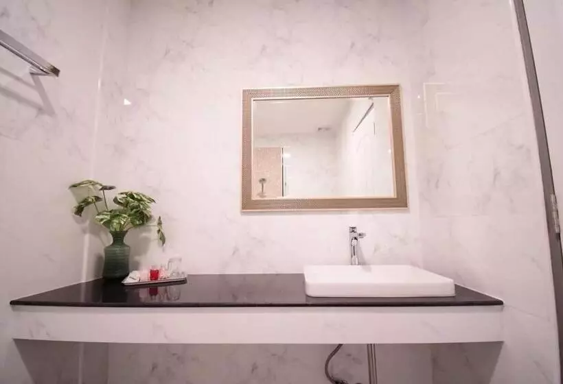 Hotelli พาราไดซ์รีสอร์ต สังขละบุรี Paradise Resort At Sangkhlaburi