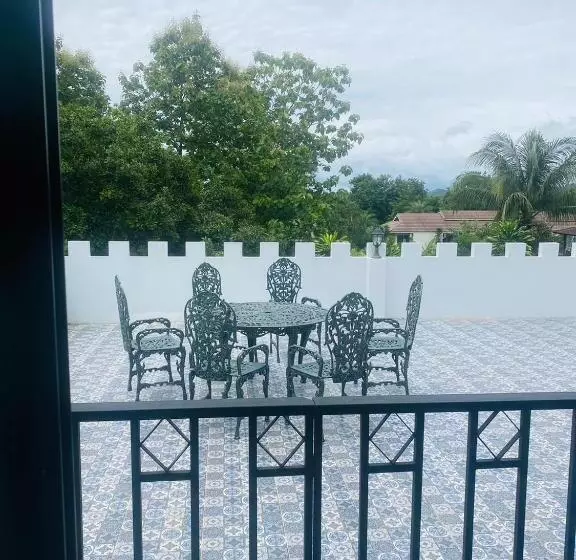 Hotelli พาราไดซ์รีสอร์ต สังขละบุรี Paradise Resort At Sangkhlaburi