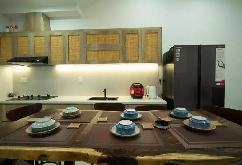 هتل De V Charm Homestay
