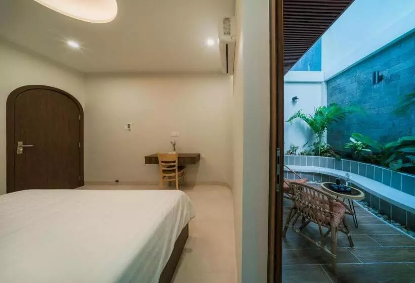 هتل De V Charm Homestay