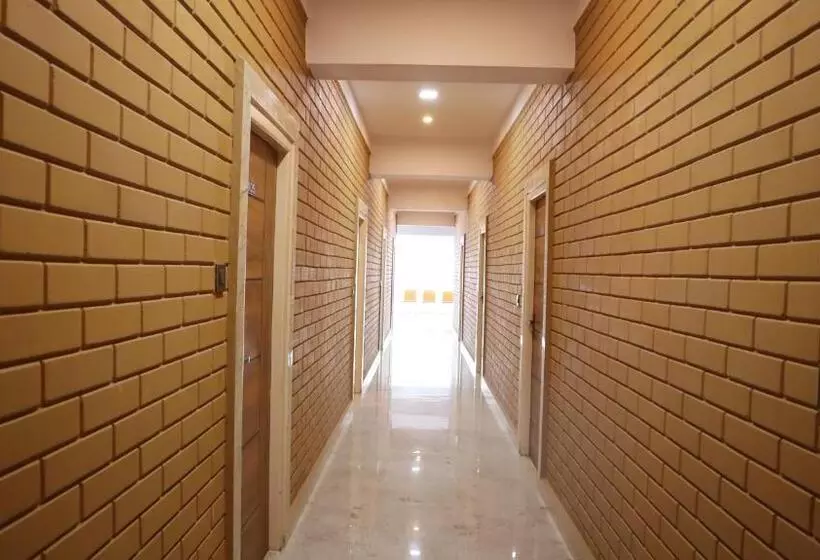ホテル Jayaganga Inn
