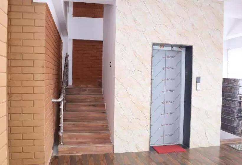 ホテル Jayaganga Inn