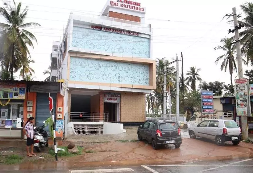 ホテル Jayaganga Inn