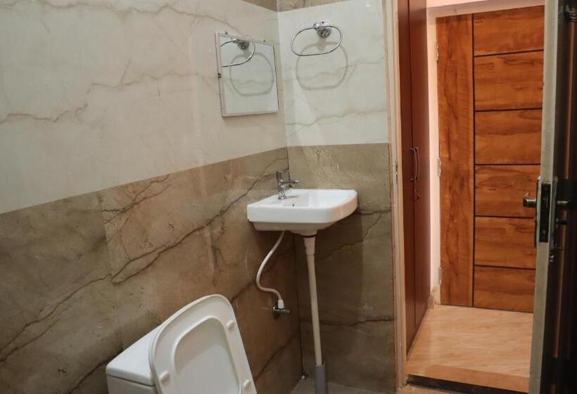 酒店 Jayaganga Inn