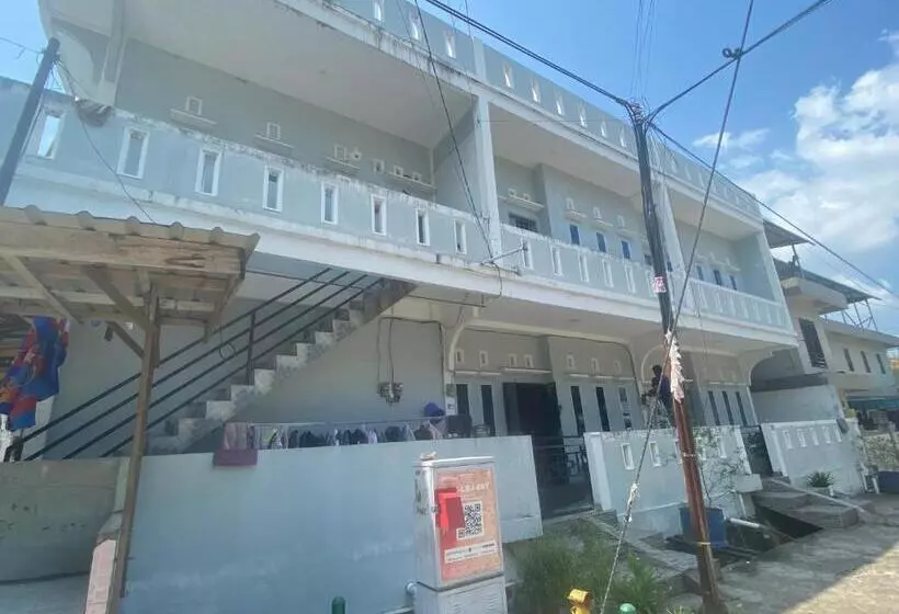 ホテル Oyo 93130 Baloi Homestay
