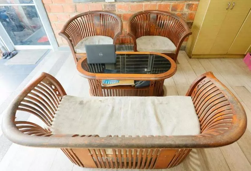 ホテル Oyo 93130 Baloi Homestay
