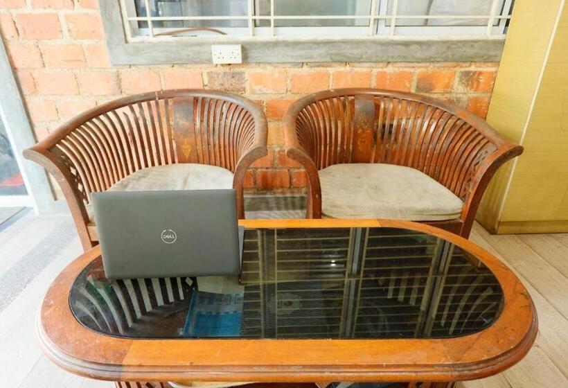 酒店 Oyo 93130 Baloi Homestay