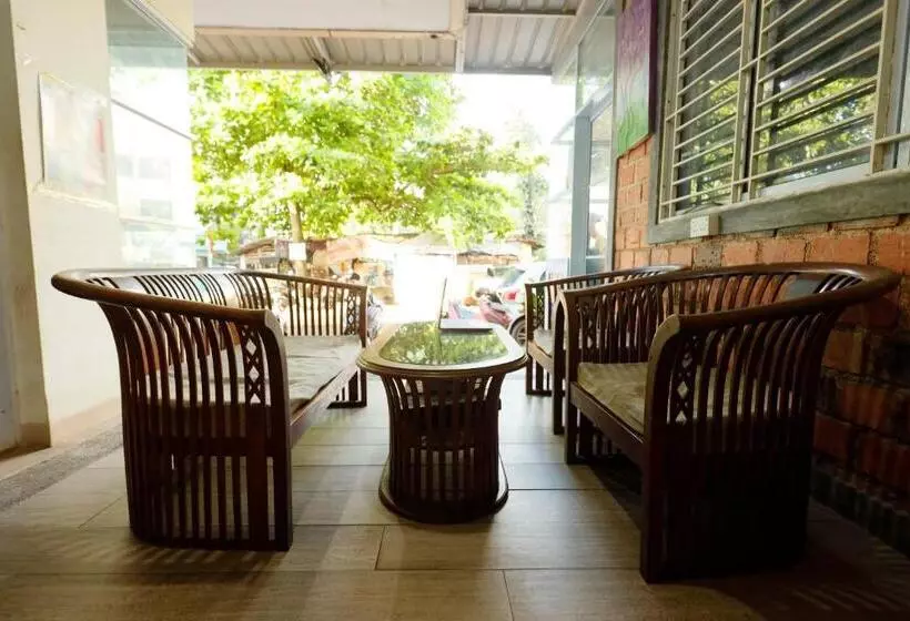 ホテル Oyo 93130 Baloi Homestay