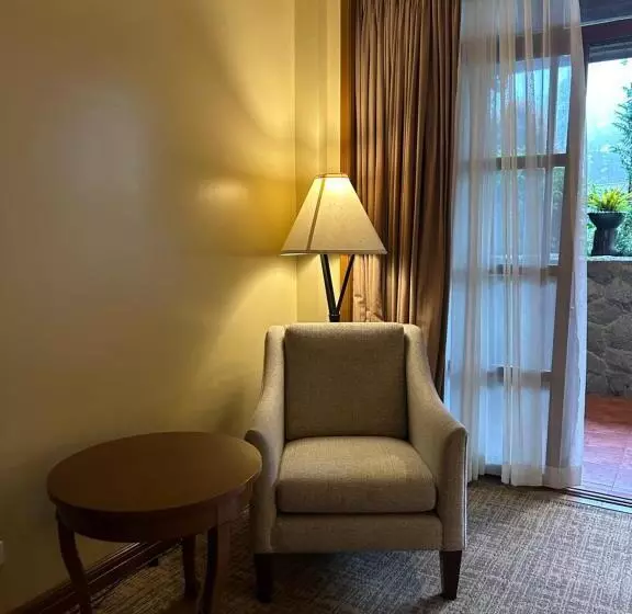ホテル Private Unit At The Camp John Hay Manor