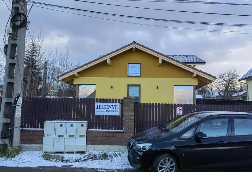 Jegenye Apartments