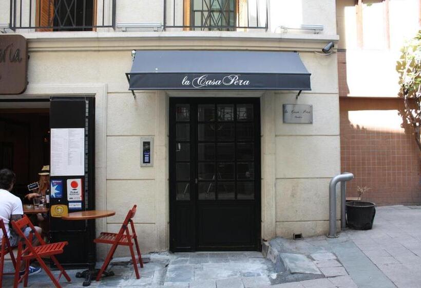 La Casa Pera Suites