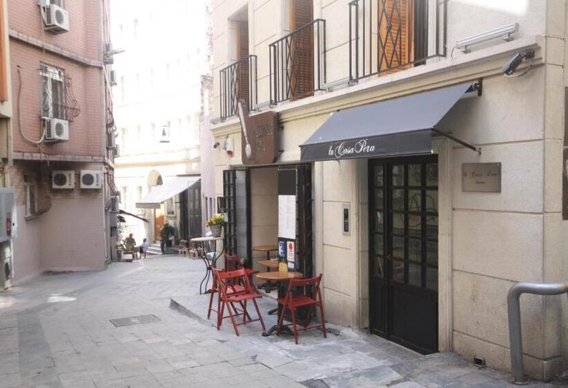 La Casa Pera Suites