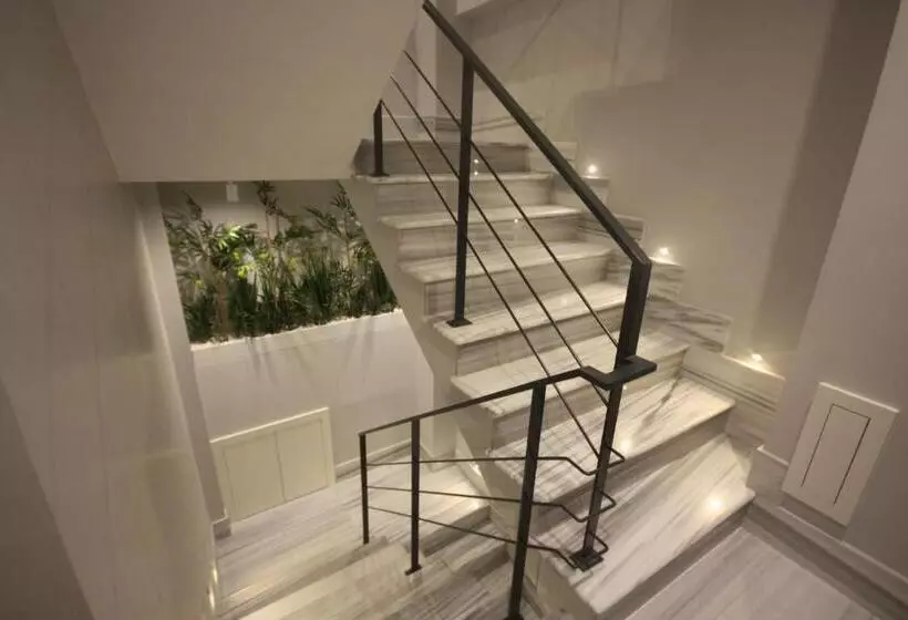 La Casa Pera Suites