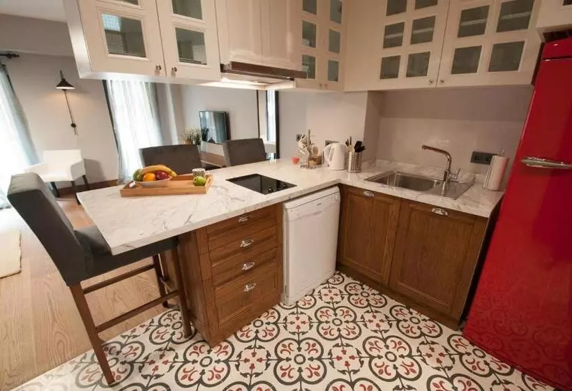 La Casa Pera Suites