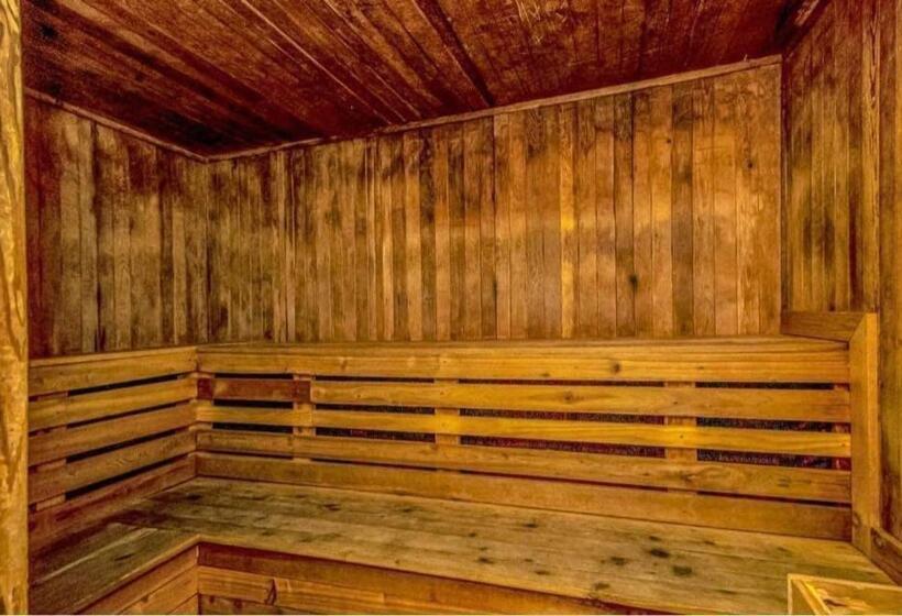 Landmark Resort Updated Double Suite