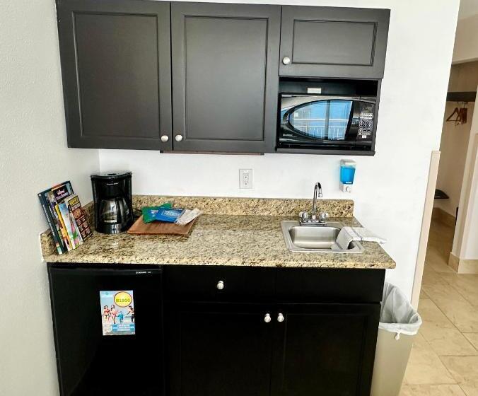 Landmark Resort Updated Double Suite