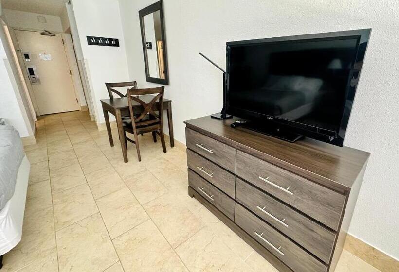 Landmark Resort Updated Double Suite