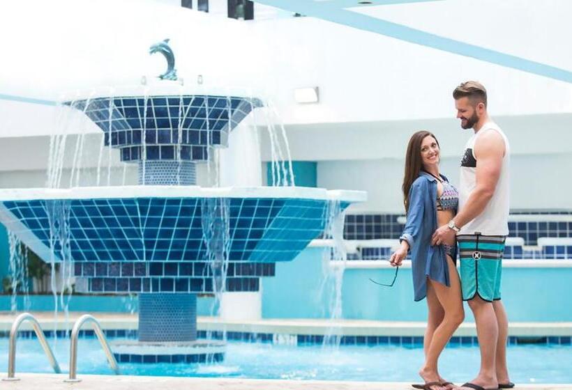 Landmark Resort Updated Double Suite