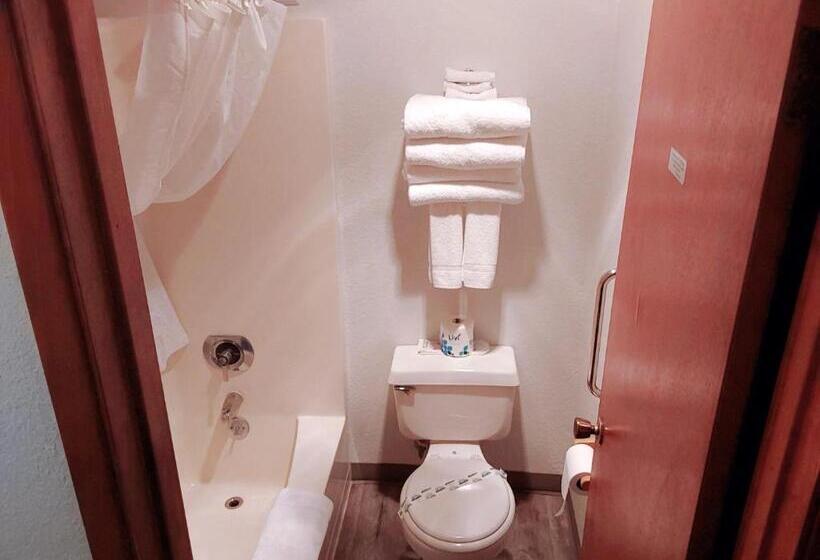 فندق على الطريق Harbor Inn