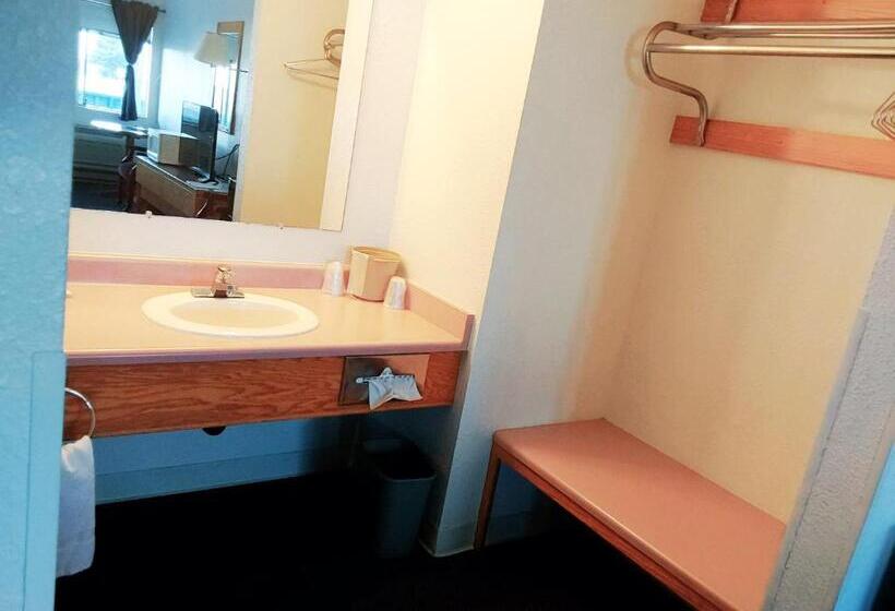 فندق على الطريق Harbor Inn