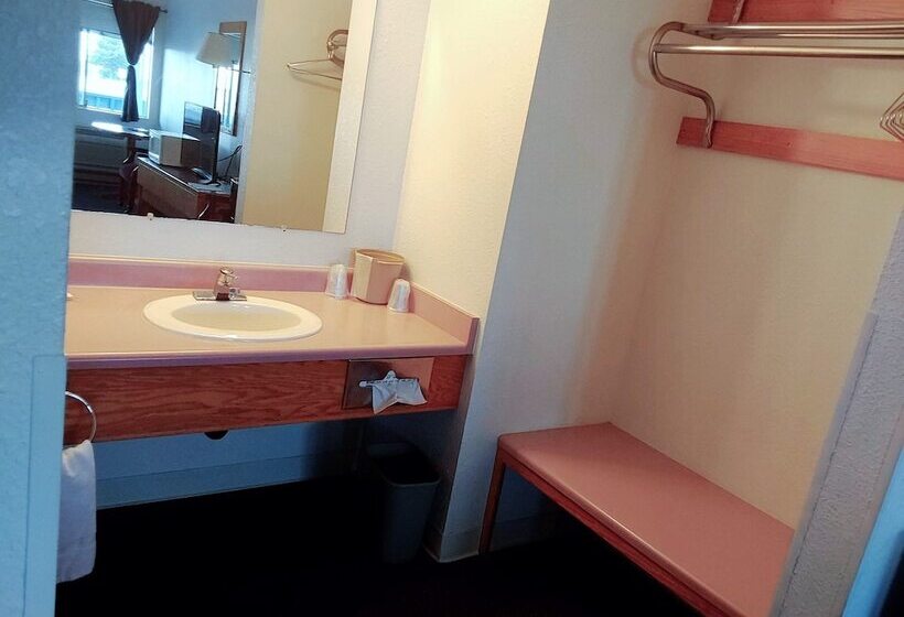 فندق على الطريق Harbor Inn