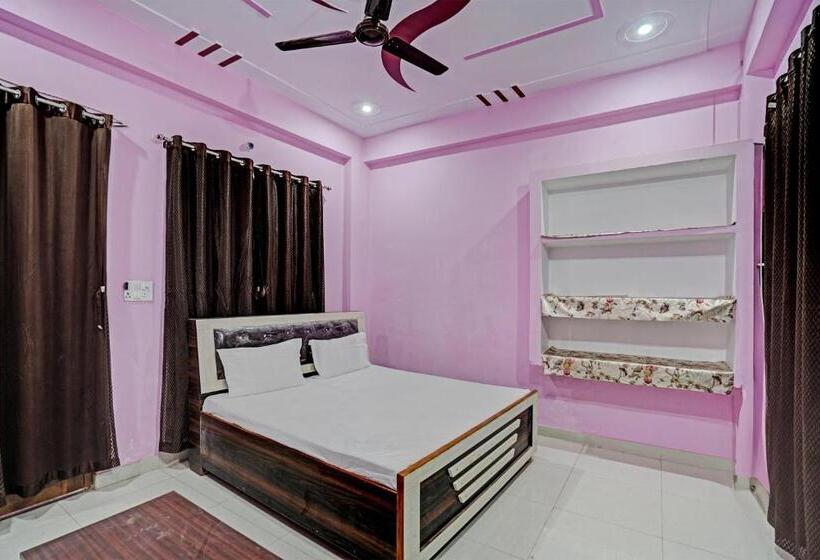 Oyo 82187 Divine Inn Hotel And Guest House