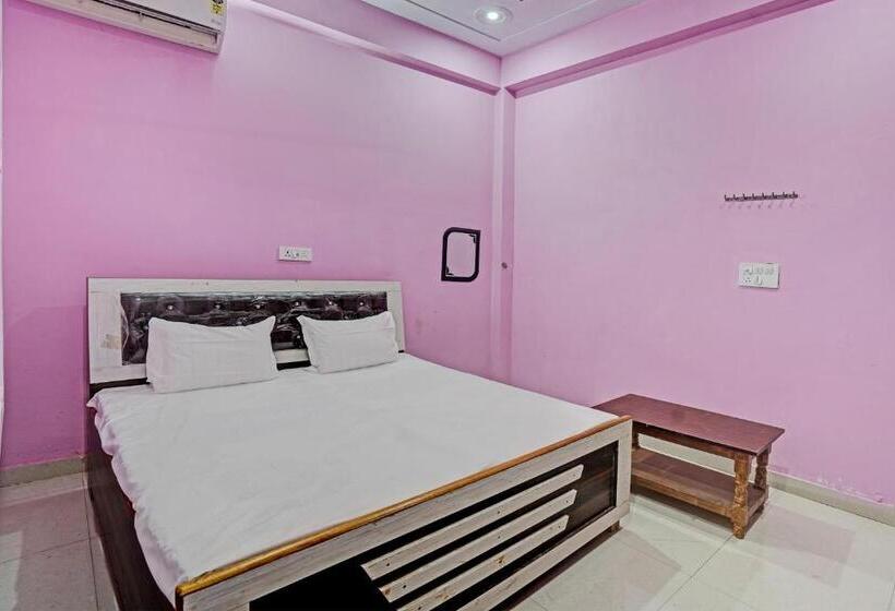 Oyo 82187 Divine Inn Hotel And Guest House