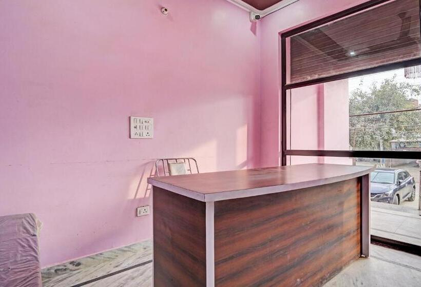 Oyo 82187 Divine Inn Hotel And Guest House