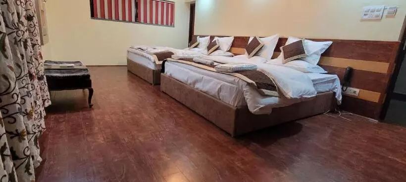 پانسیون De Villaz The Luxury Stay