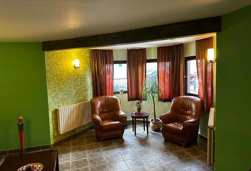 پانسیون Kasa Verde