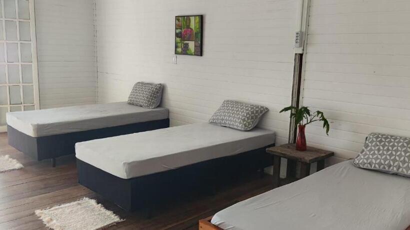 هاستل Tambo Bombinhas