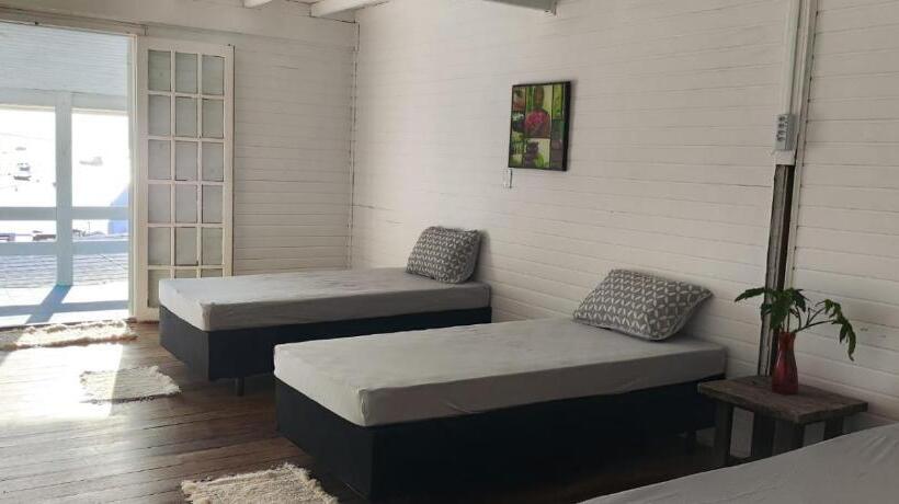 هاستل Tambo Bombinhas