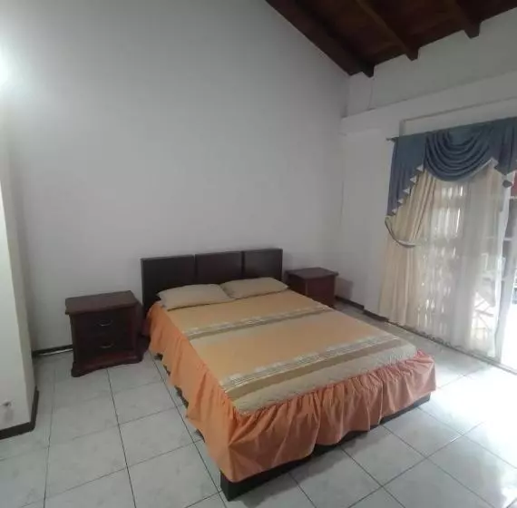 تختخواب و صبحانه Posada De Zory