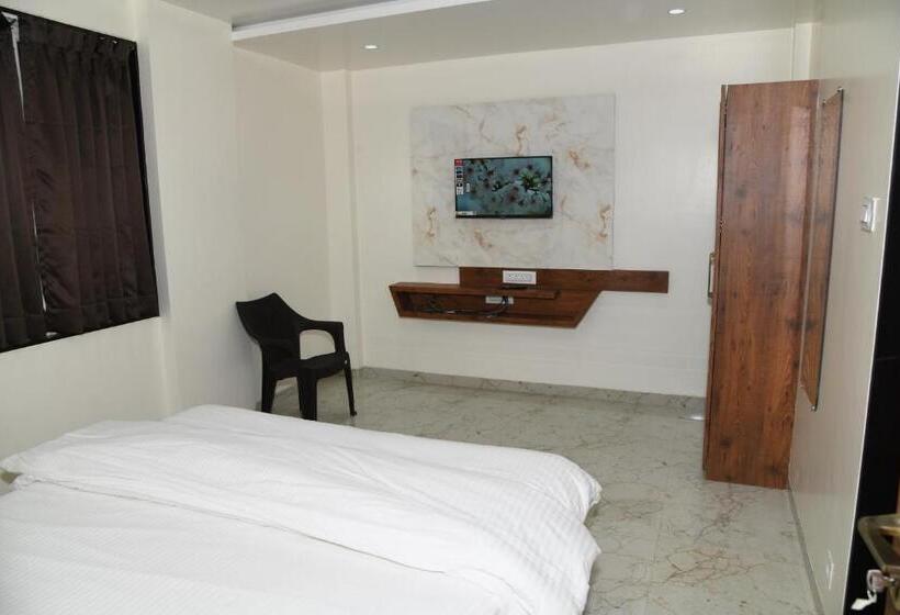 Hotel Apex, Akkalkot