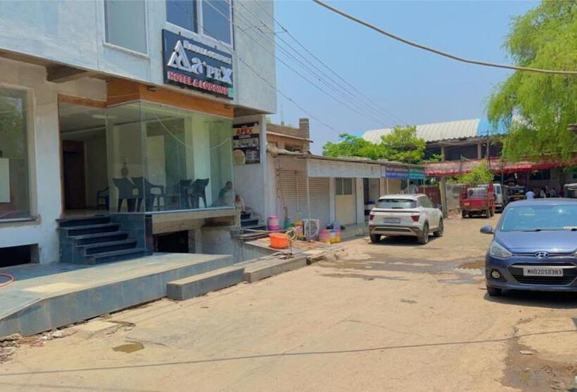 Hotel Apex, Akkalkot