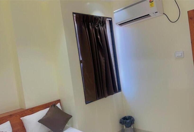 Hotelli Apex, Akkalkot