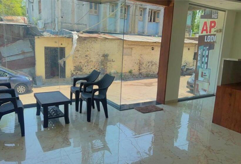 Hotel Apex, Akkalkot