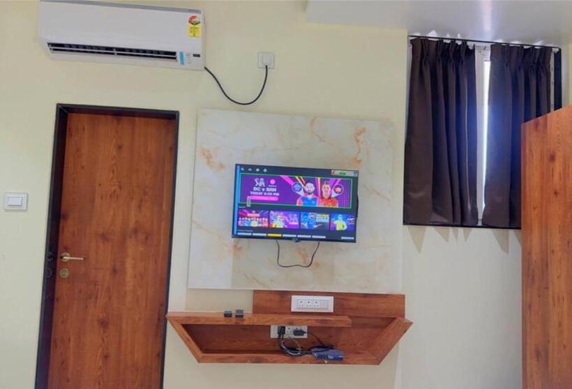 Hotelli Apex, Akkalkot