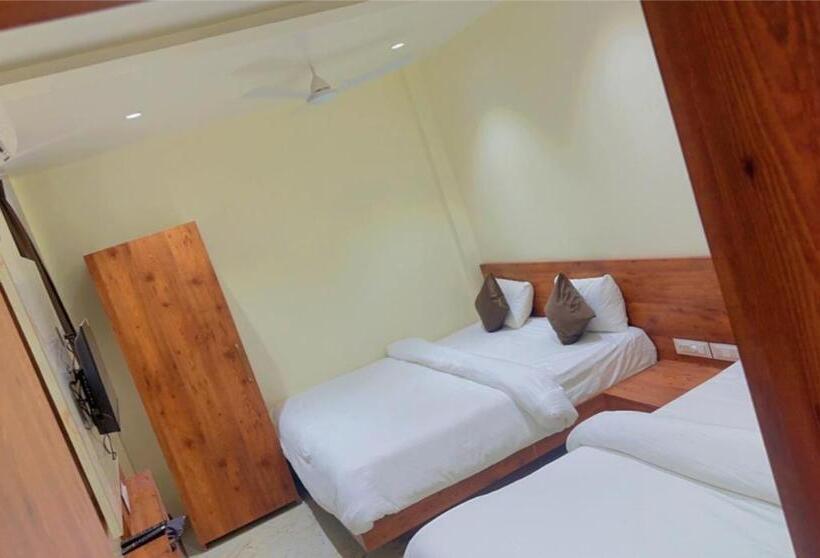 Hotel Apex, Akkalkot