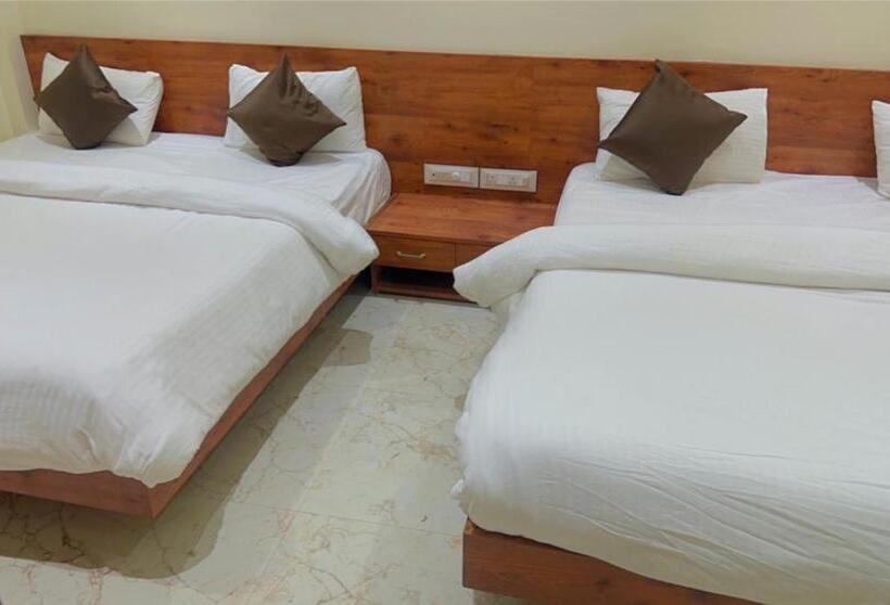 Hotel Apex, Akkalkot