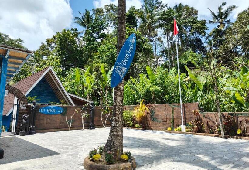 בית מלון כפרי Byron Jungle Resort