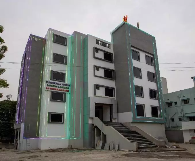 ホテル Parkkavan Towers