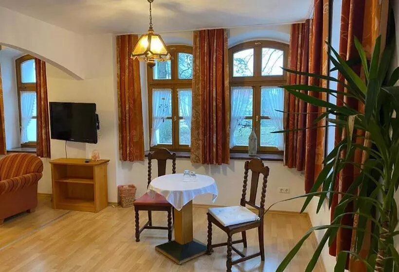 Hotelli Schlossschänke Friedenfels