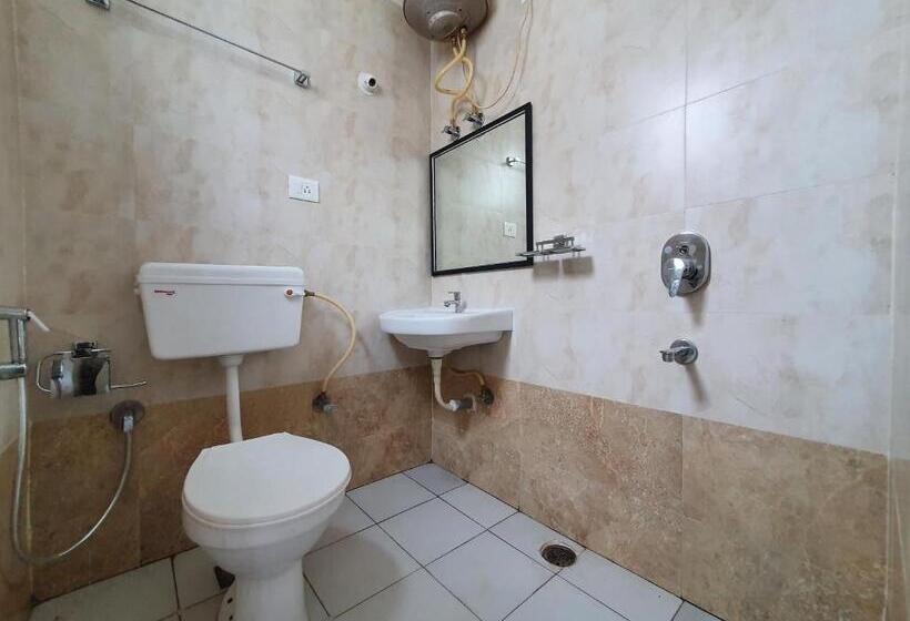 Отель Octave The Suites