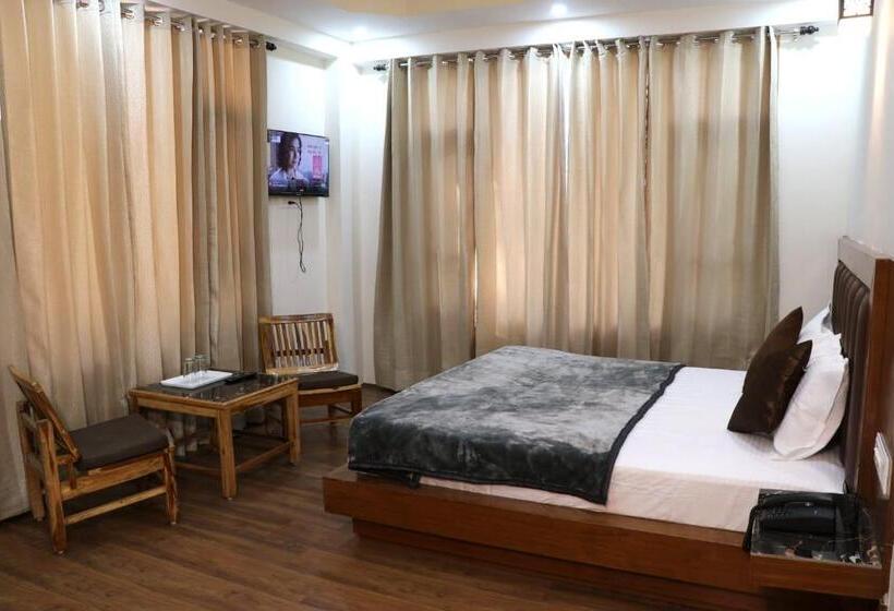 Hotel Solang Snow Heaven