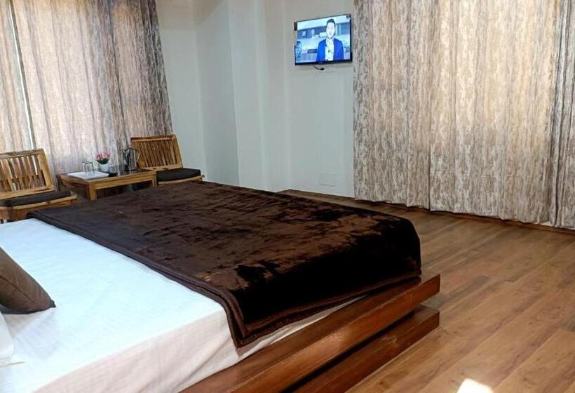 Hotel Solang Snow Heaven