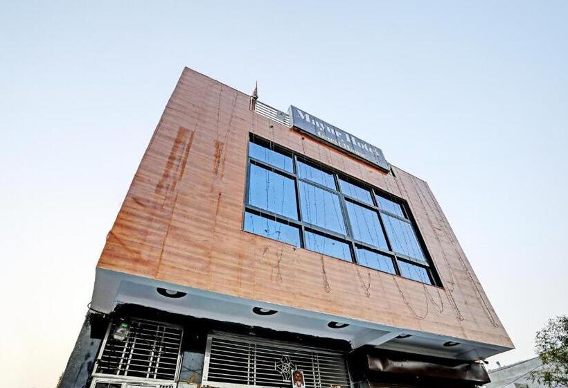 Oyo Mayur Hotel & Guest House