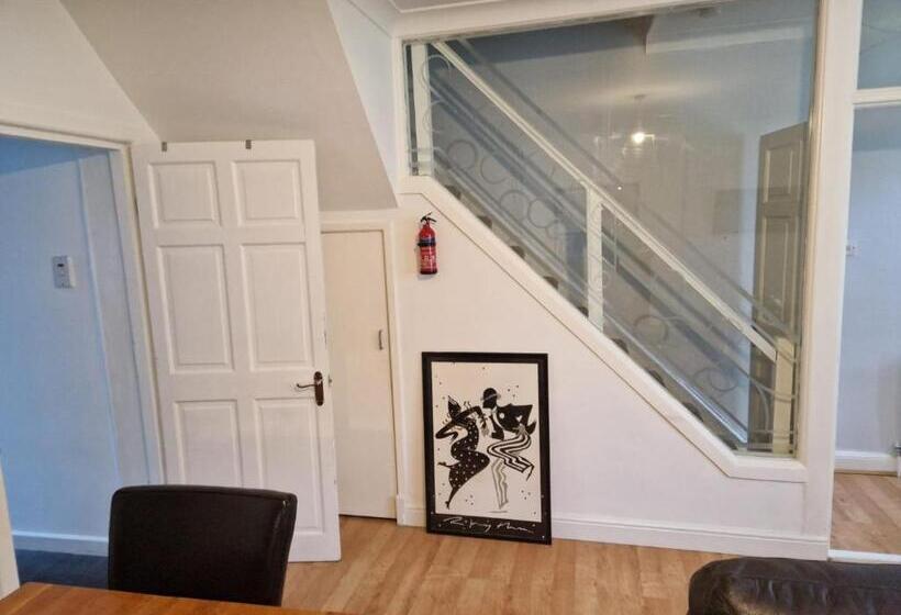 Пансион Cozy Room A @ Shiremoor