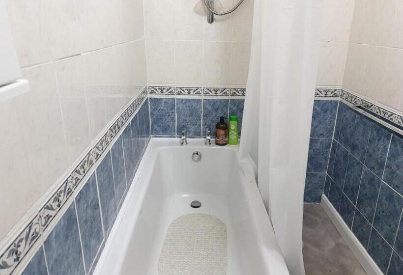 Пансион Cozy Room A @ Shiremoor